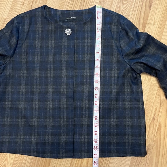 Zara "Black Watch'" (M) jacket with ruffle sleeves and rhinestone button - Picture 14 of 16